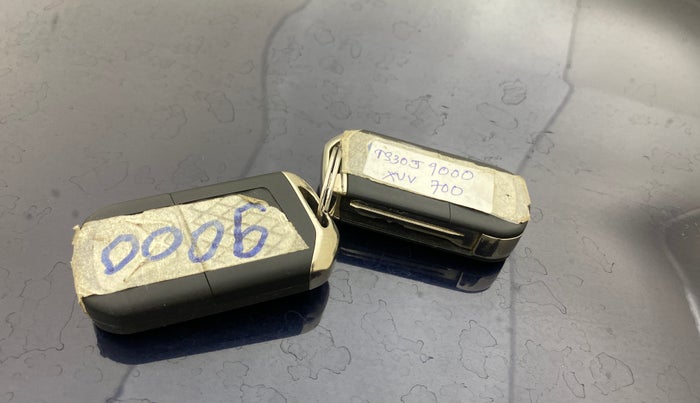 2022 Mahindra XUV700 AX 7 D AT AWD 7 STR, Diesel, Automatic, 1,18,927 km, Key Close Up