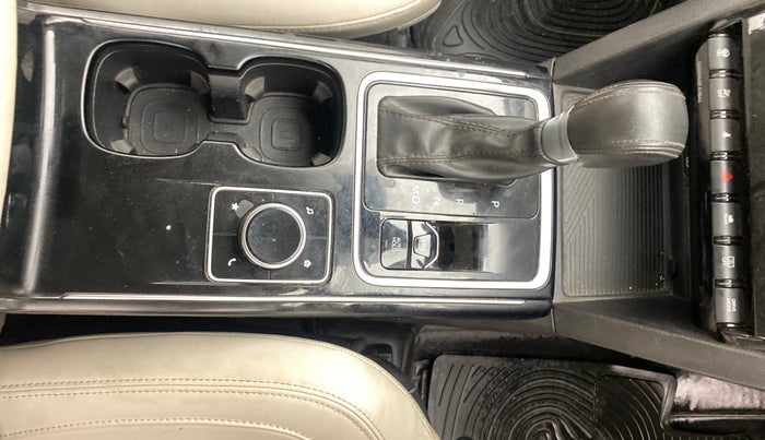 2022 Mahindra XUV700 AX 7 D AT AWD 7 STR, Diesel, Automatic, 1,18,927 km, Gear Lever