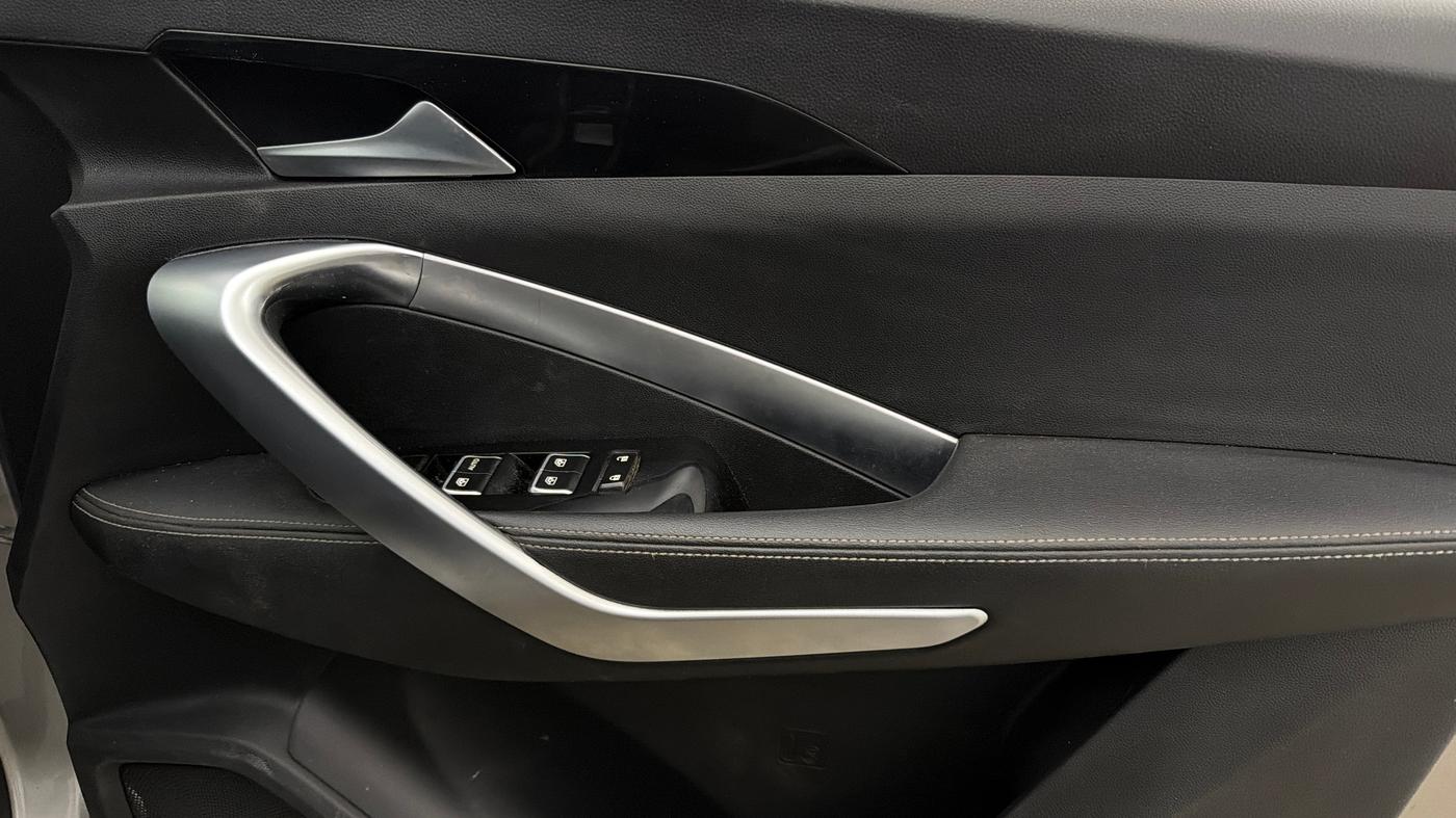 2020 MG HECTOR SHARP 1.5 DCT PETROL, Petrol, Automatic, 72,725 km, Driver Side Door Panels Control