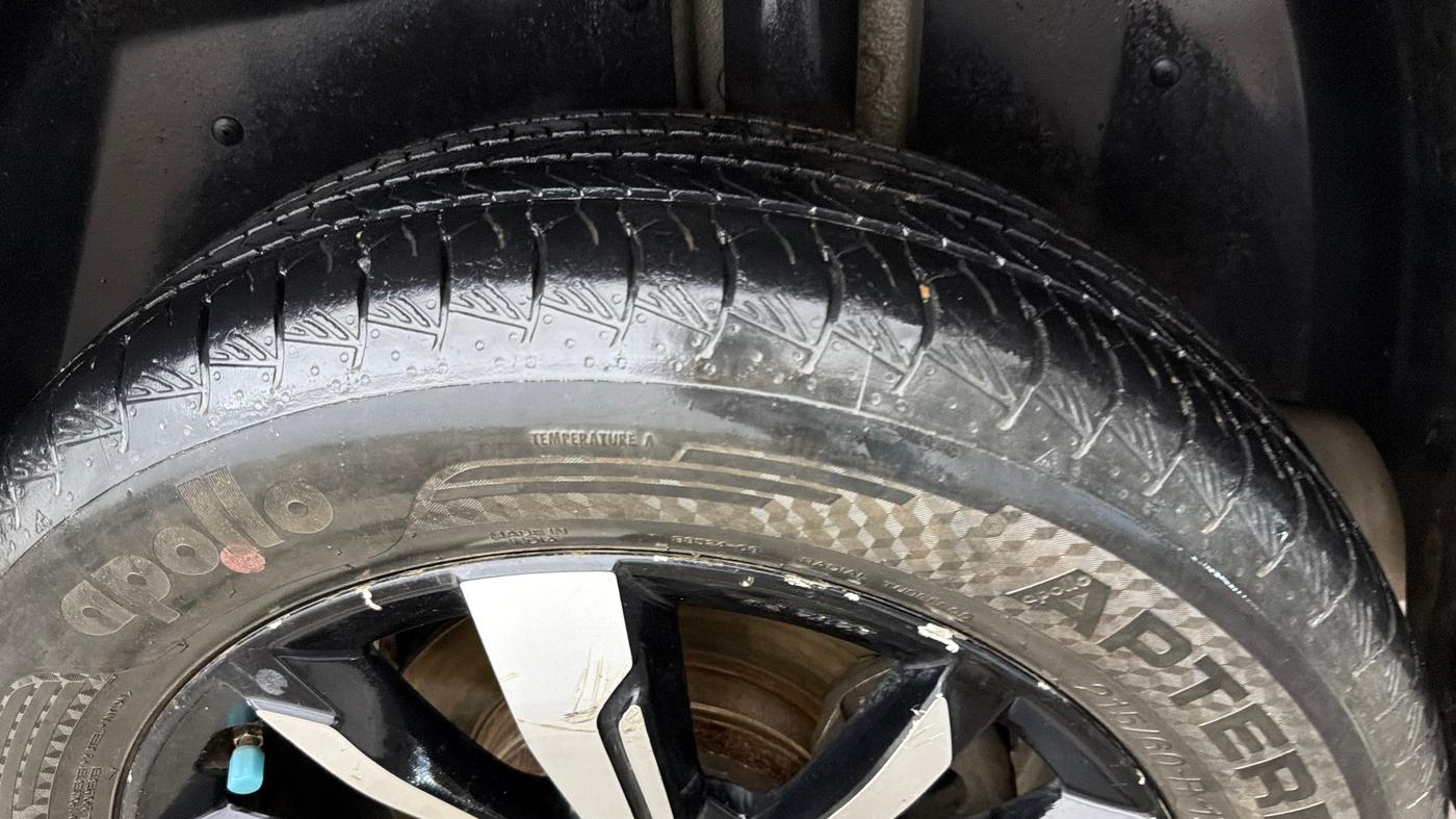 2020 MG HECTOR SHARP 1.5 DCT PETROL, Petrol, Automatic, 72,725 km, Left Rear Tyre Tread
