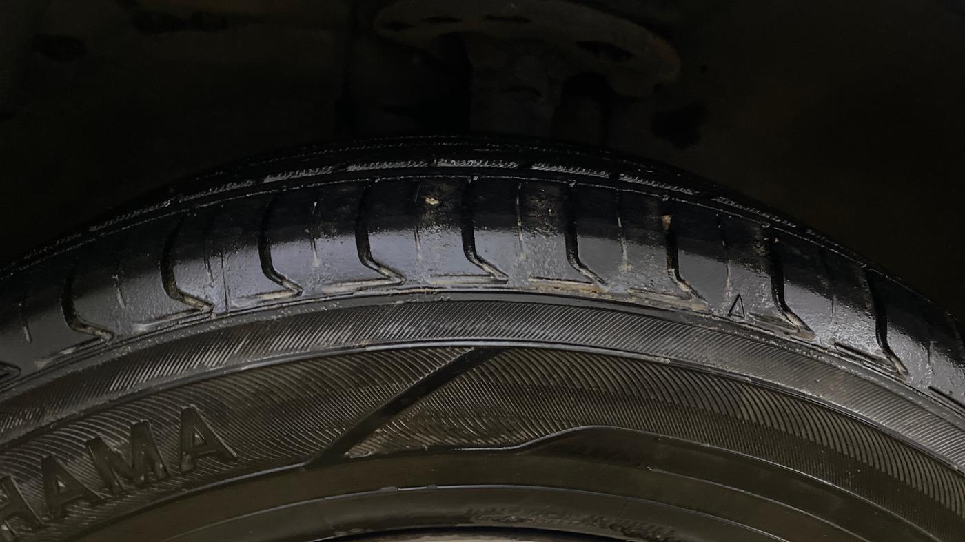 2016 Toyota Corolla Altis J DIESEL, Diesel, Manual, 1,01,145 km, Left Front Tyre Tread