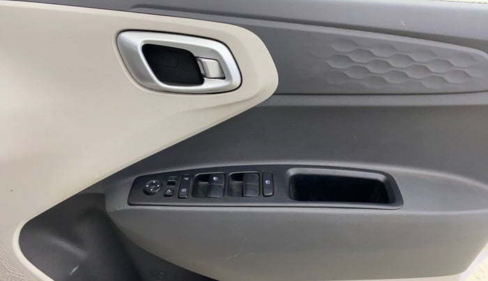 2023 Hyundai AURA SX 1.2 CNG, CNG, Manual, 7,375 km, Driver Side Door Panels Control