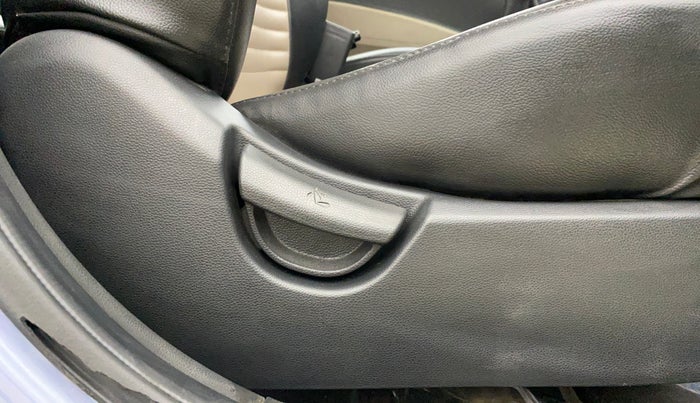 2014 Hyundai Grand i10 MAGNA 1.2 KAPPA VTVT, Petrol, Manual, 45,539 km, Driver Side Adjustment Panel