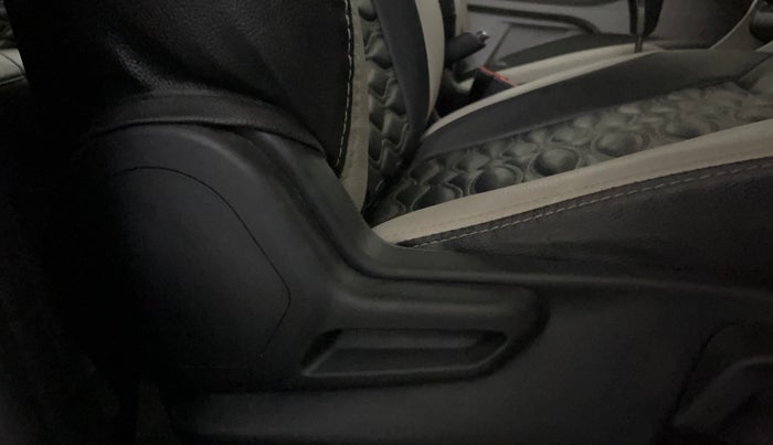 2023 Tata Tiago XZA PLUS PETROL, Petrol, Automatic, 13,893 km, Driver Side Adjustment Panel