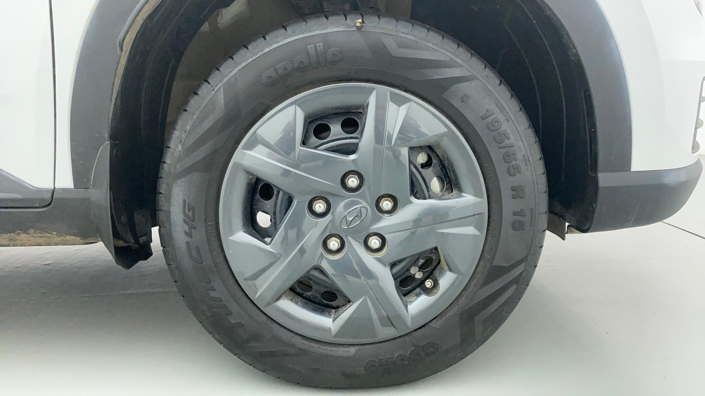 2023 Hyundai VENUE S(O) 1.2, Petrol, Manual, 7,071 km, Right Front Wheel