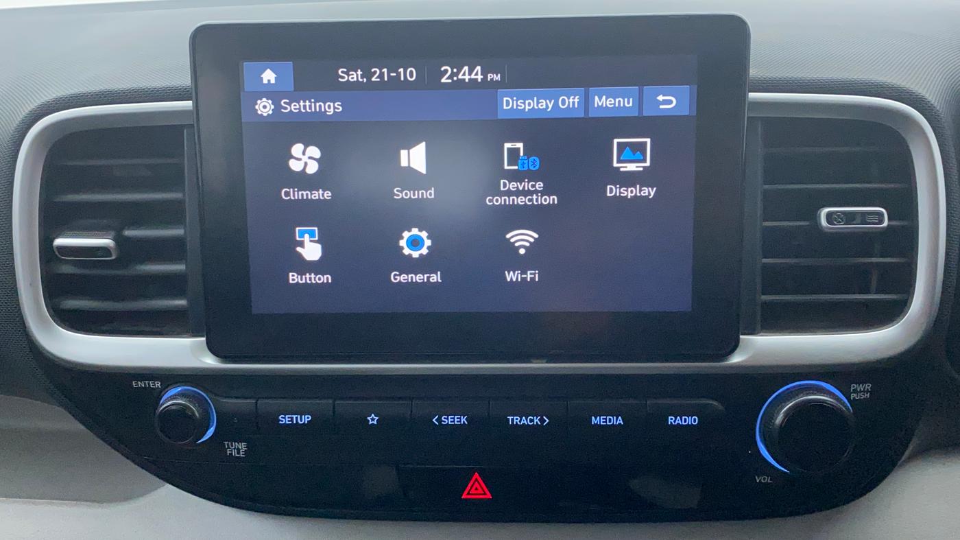 2023 Hyundai VENUE S(O) 1.2, Petrol, Manual, 7,071 km, Infotainment System