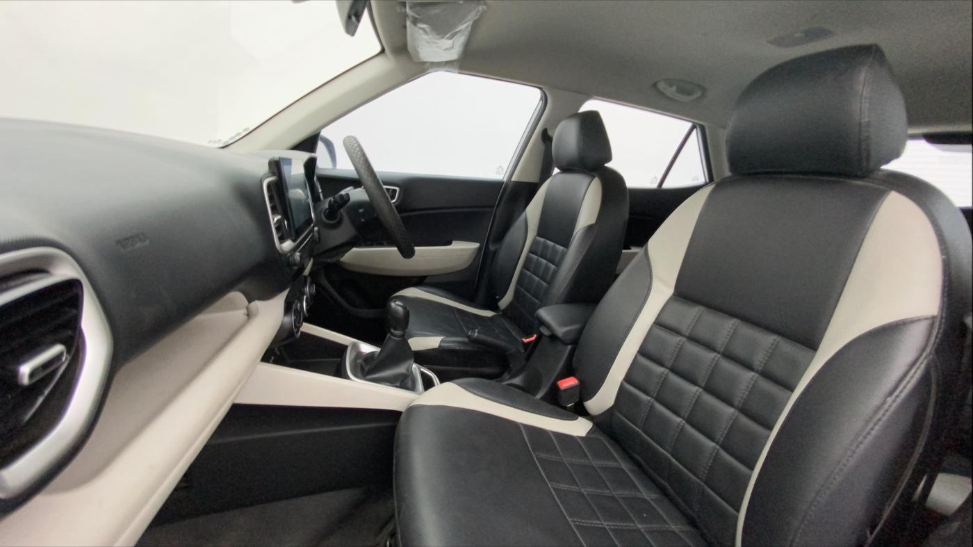 2023 Hyundai VENUE S(O) 1.2, Petrol, Manual, 7,071 km, Right Side Front Door Cabin