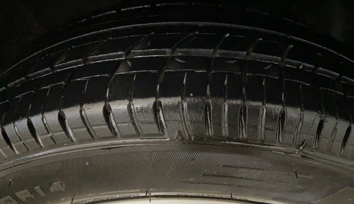 2016 Hyundai Elite i20 SPORTZ 1.2, Petrol, Manual, 54,672 km, Right Front Tyre Tread