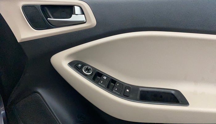 2016 Hyundai Elite i20 SPORTZ 1.2, Petrol, Manual, 54,672 km, Driver Side Door Panels Control