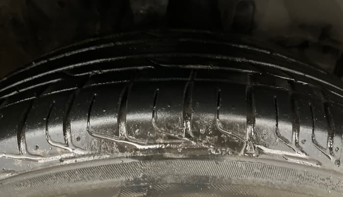 2018 Honda WR-V 1.2L I-VTEC VX MT, Petrol, Manual, 1,01,814 km, Right Front Tyre Tread