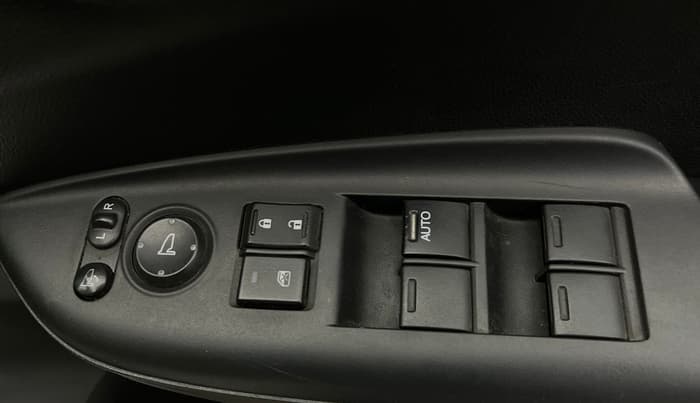 2018 Honda WR-V 1.2L I-VTEC VX MT, Petrol, Manual, 1,01,814 km, Driver Side Door Panels Control