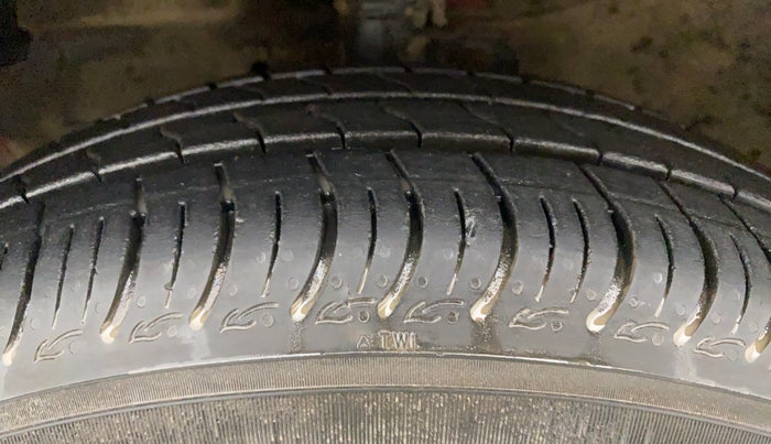 2018 Maruti Celerio VXI CNG D, CNG, Manual, 61,675 km, Left Front Tyre Tread