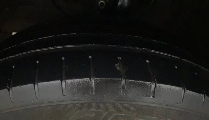 2017 Maruti Baleno ALPHA PETROL 1.2, Petrol, Manual, 70,512 km, Left Front Tyre Tread