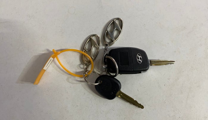 2023 Hyundai NEW I20 SPORTZ 1.2 MT, Petrol, Manual, 54,123 km, Key Close Up