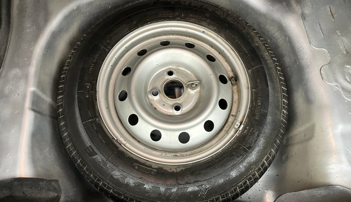 2015 Maruti Swift Dzire LXI (O), Petrol, Manual, 87,580 km, Spare Tyre