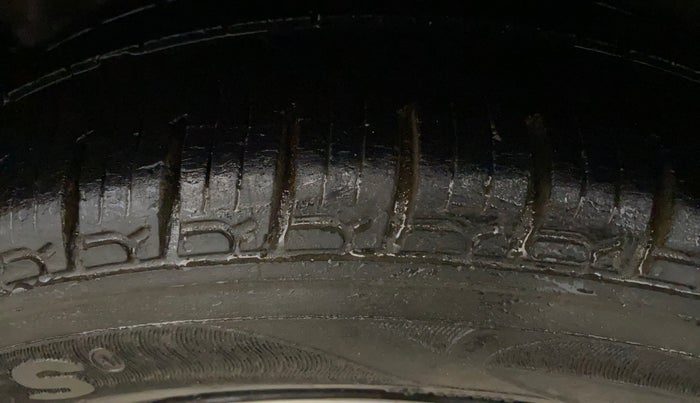 2015 Honda Amaze 1.2L I-VTEC S, Petrol, Manual, 74,628 km, Left Front Tyre Tread