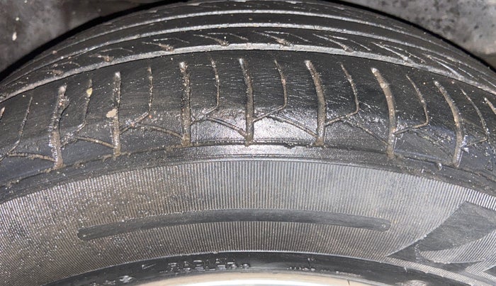 2013 Toyota Corolla Altis GL PETROL, CNG, Manual, 1,06,959 km, Left Rear Tyre Tread