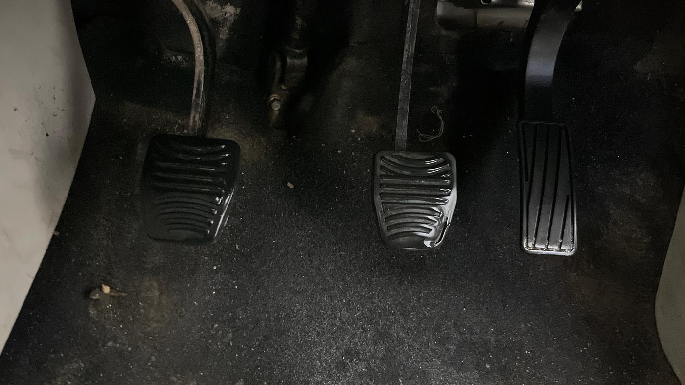 2021 Mahindra XUV300 W4 1.2 PETROL, Petrol, Manual, 63,350 km, Pedals