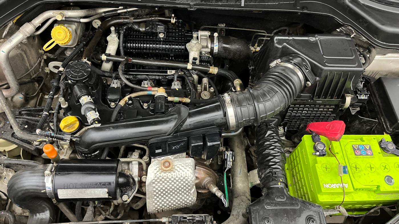 2021 Mahindra XUV300 W4 1.2 PETROL, Petrol, Manual, 63,350 km, Engine View