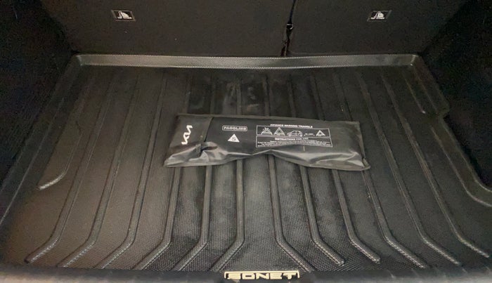 2024 KIA SONET 	 HTX 1.0 TURBO DCT, Petrol, Automatic, 6,896 km, Boot Inside