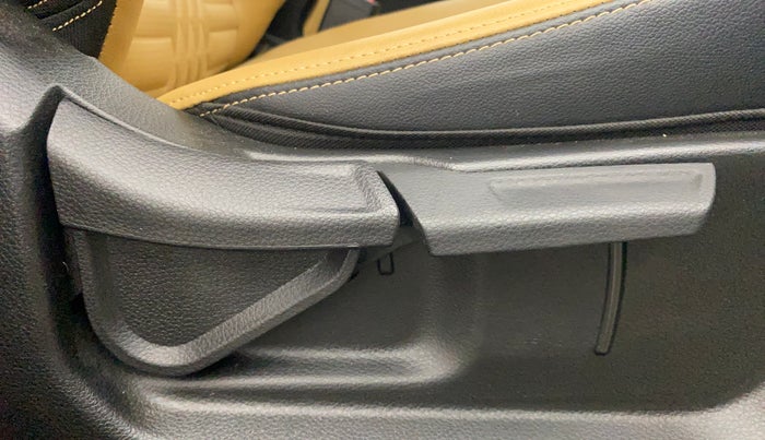 2024 KIA SONET 	 HTX 1.0 TURBO DCT, Petrol, Automatic, 6,896 km, Driver Side Adjustment Panel