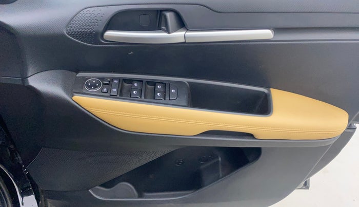 2024 KIA SONET 	 HTX 1.0 TURBO DCT, Petrol, Automatic, 6,896 km, Driver Side Door Panels Control