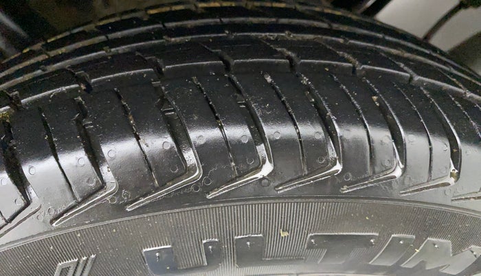 2015 Renault Kwid RXT 0.8, Petrol, Manual, 33,506 km, Right Rear Tyre Tread