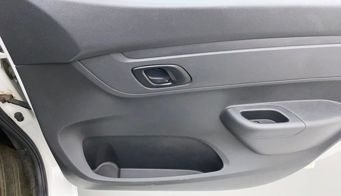 2015 Renault Kwid RXT 0.8, Petrol, Manual, 33,506 km, Driver Side Door Panels Control