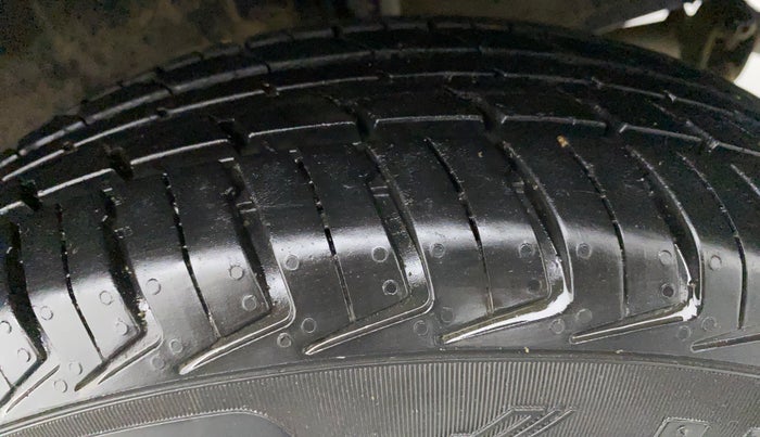 2015 Renault Kwid RXT 0.8, Petrol, Manual, 33,506 km, Left Rear Tyre Tread