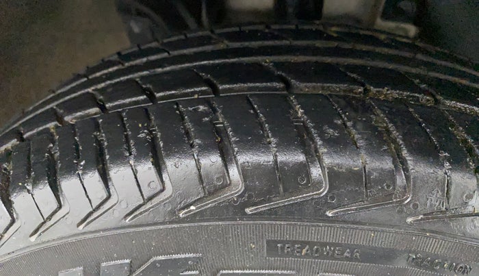 2015 Renault Kwid RXT 0.8, Petrol, Manual, 33,506 km, Right Front Tyre Tread