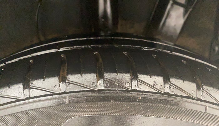 2021 Hyundai GRAND I10 NIOS SPORTZ 1.2 KAPPA VTVT, Petrol, Manual, 28,779 km, Left Rear Tyre Tread