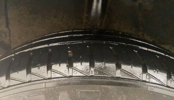 2021 Hyundai GRAND I10 NIOS SPORTZ 1.2 KAPPA VTVT, Petrol, Manual, 28,779 km, Right Rear Tyre Tread