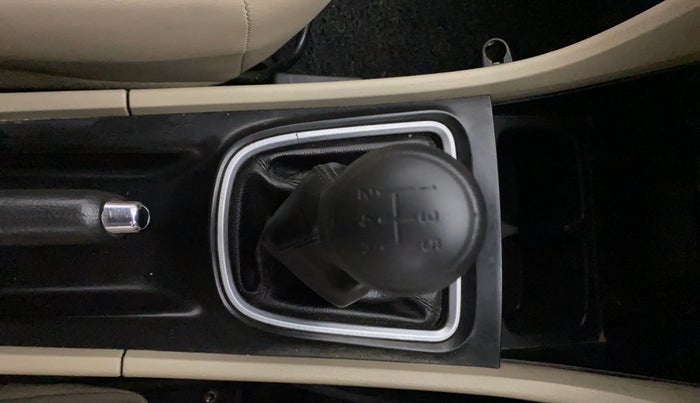 2015 Maruti Ciaz ZXI+, CNG, Manual, 78,804 km, Gear Lever