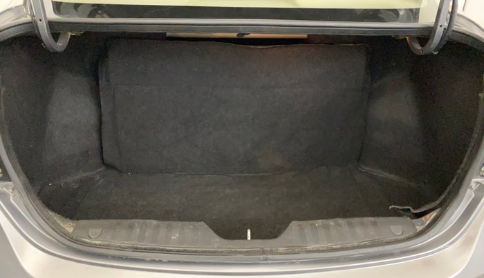 2015 Maruti Ciaz ZXI+, CNG, Manual, 78,804 km, Boot Inside
