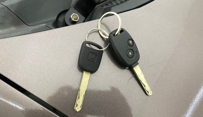 2014 Honda Amaze 1.2L I-VTEC VX AT, Petrol, Automatic, 42,707 km, Key Close Up