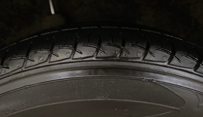 2014 Honda Amaze 1.2L I-VTEC VX AT, Petrol, Automatic, 42,707 km, Right Rear Tyre Tread