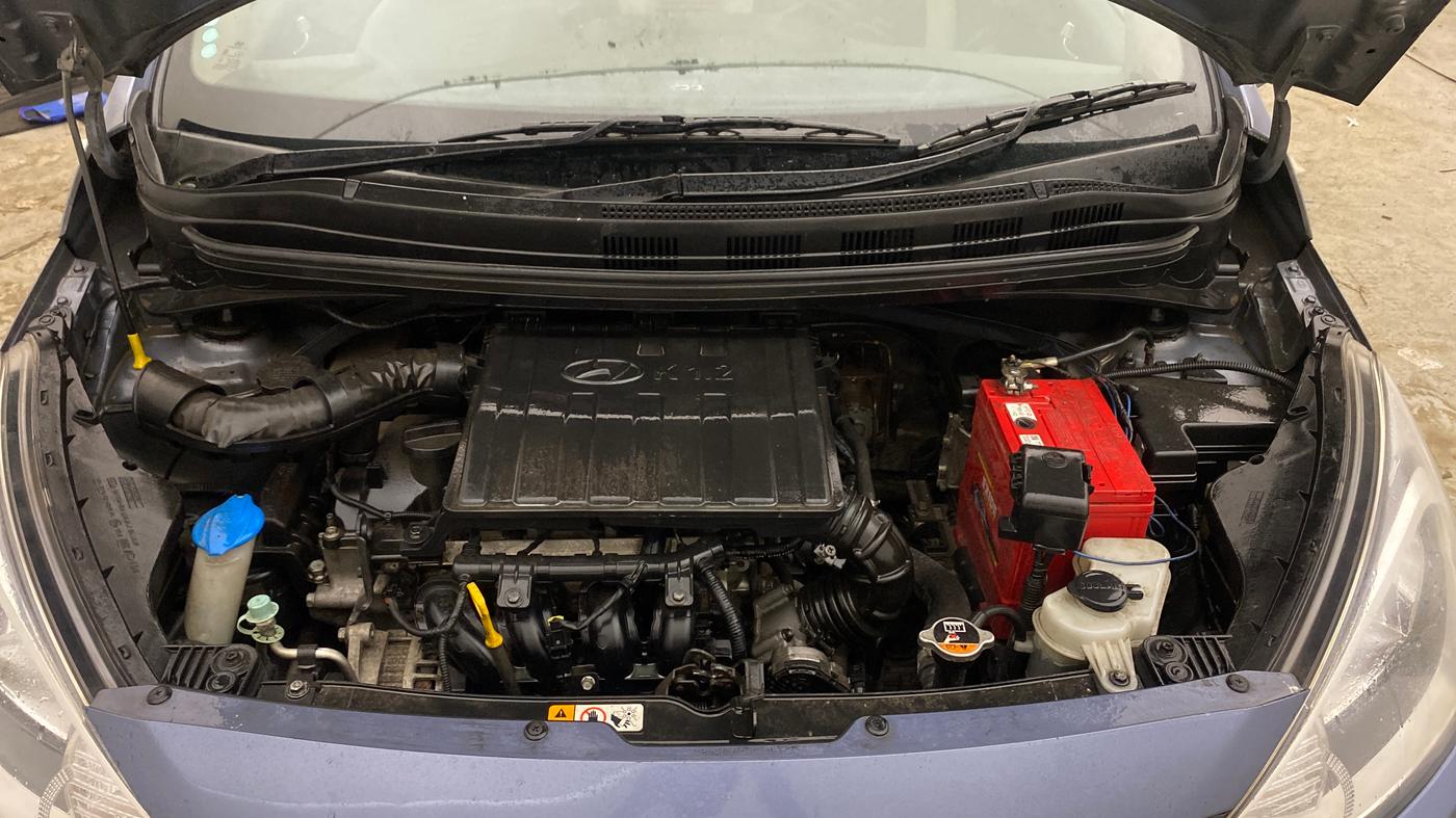 2015 Hyundai Xcent SX 1.2 (O), Petrol, Manual, 76,398 km, Engine View