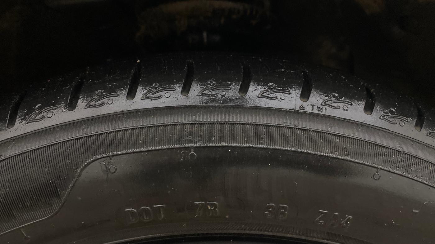 2015 Hyundai Xcent SX 1.2 (O), Petrol, Manual, 76,398 km, Right Front Tyre Tread