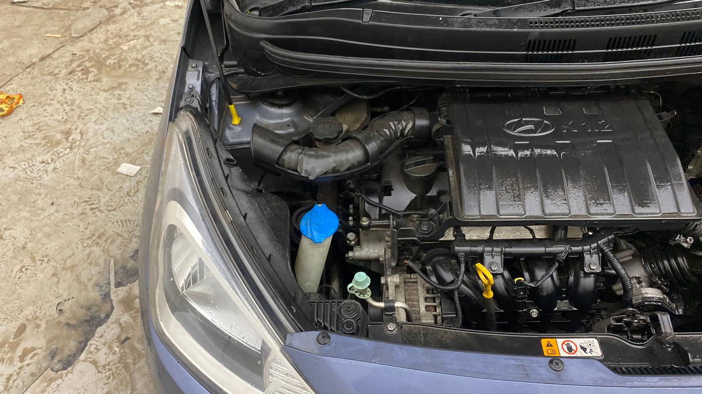 2015 Hyundai Xcent SX 1.2 (O), Petrol, Manual, 76,398 km, Engine View - Right