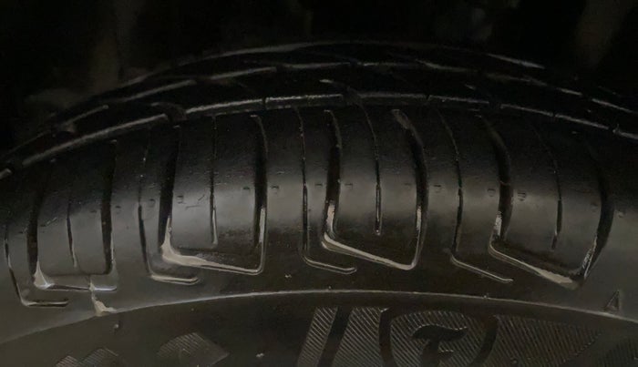 2019 Renault Kwid RXT 1.0 (O), Petrol, Manual, 31,523 km, Left Front Tyre Tread