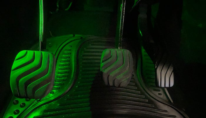 2019 Renault Kwid RXT 1.0 (O), Petrol, Manual, 31,523 km, Pedals