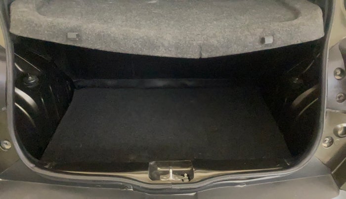 2019 Renault Kwid RXT 1.0 (O), Petrol, Manual, 31,523 km, Boot Inside