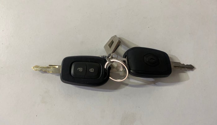 2019 Renault Kwid RXT 1.0 (O), Petrol, Manual, 31,523 km, Key Close Up