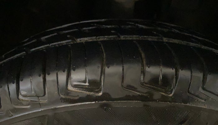 2019 Renault Kwid RXT 1.0 (O), Petrol, Manual, 31,523 km, Right Front Tyre Tread