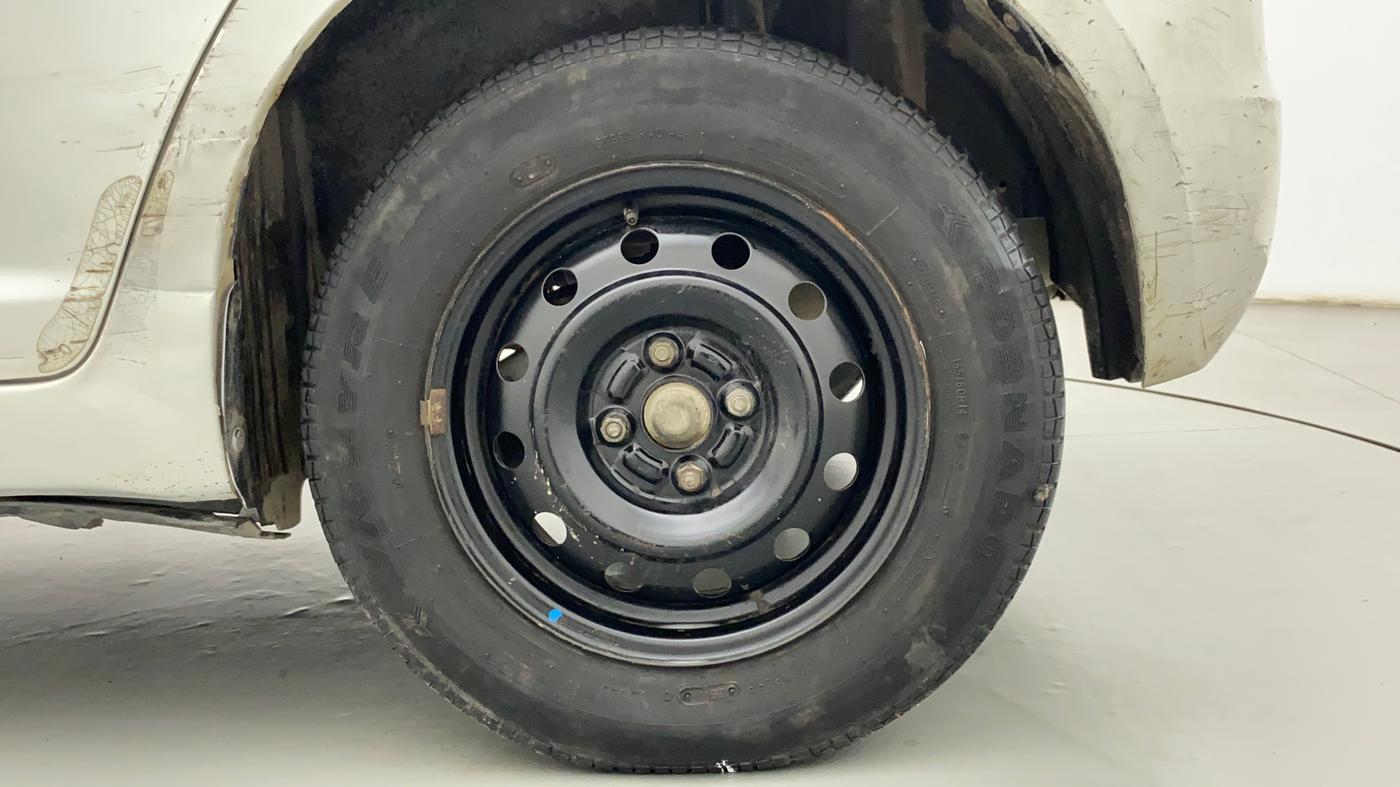 2010 Maruti Swift VXI, Petrol, Manual, 95,147 km, Left Rear Wheel