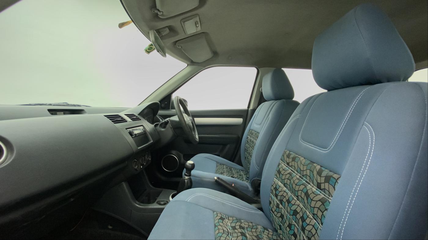 2010 Maruti Swift VXI, Petrol, Manual, 95,147 km, Right Side Front Door Cabin