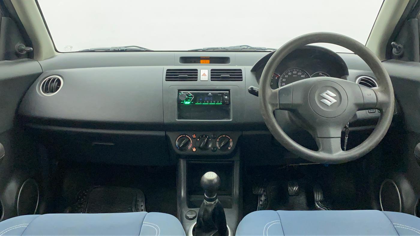 2010 Maruti Swift VXI, Petrol, Manual, 95,147 km, Dashboard