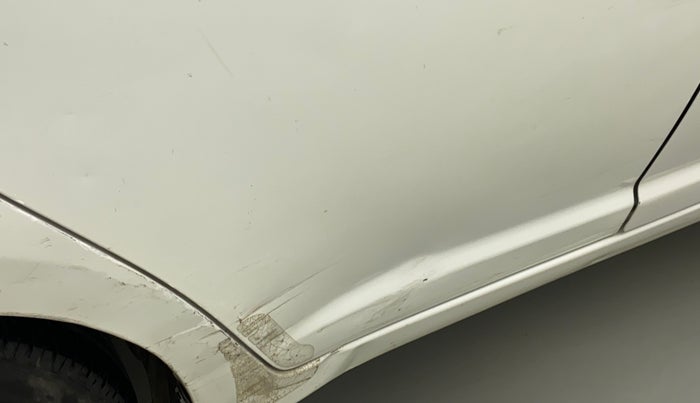 2010 Maruti Swift VXI, Petrol, Manual, 95,147 km, Right rear door - Slightly dented
