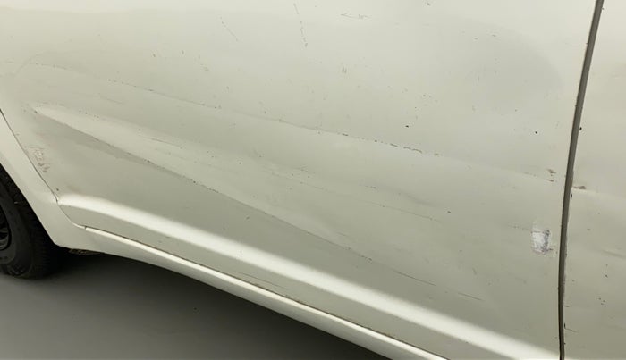 2010 Maruti Swift VXI, Petrol, Manual, 95,147 km, Front passenger door - Minor scratches