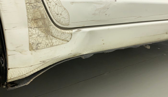 2010 Maruti Swift VXI, Petrol, Manual, 95,147 km, Right running board - Slightly dented